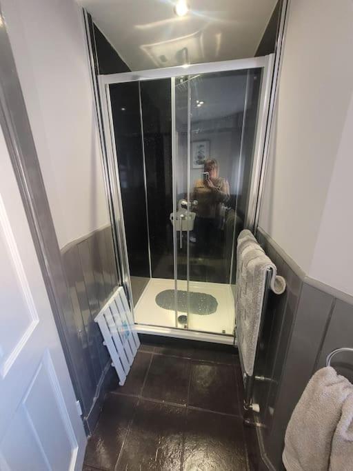 2 Kilkerran Road Apartment แคมป์เบลทาวน์ ภายนอก รูปภาพ