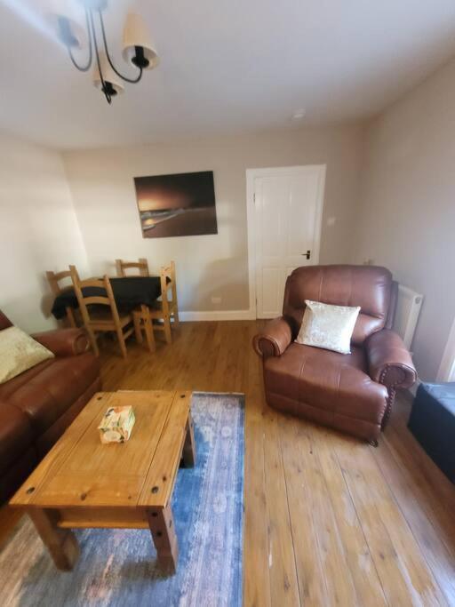 2 Kilkerran Road Apartment แคมป์เบลทาวน์ ภายนอก รูปภาพ
