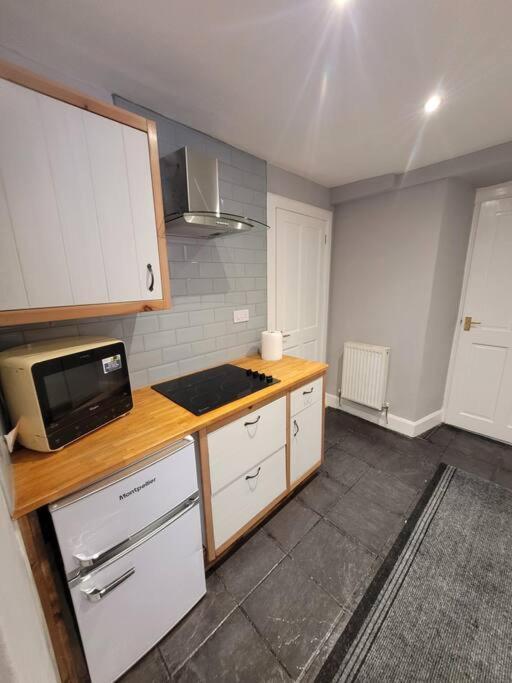 2 Kilkerran Road Apartment แคมป์เบลทาวน์ ภายนอก รูปภาพ